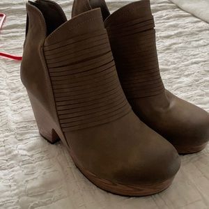 Never Worn! Brown block booties!